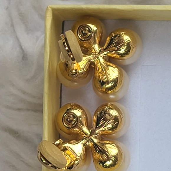 Swarovski Clip-on Earings Faux Pearl - Picture 5 of 7